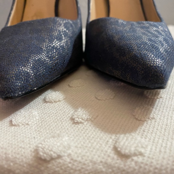 GUESS Blue Leopard Print Stilettos - Picture 14 of 16